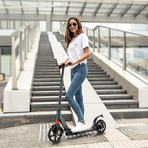 Urban Glide: The Adjustable Scooter Solution